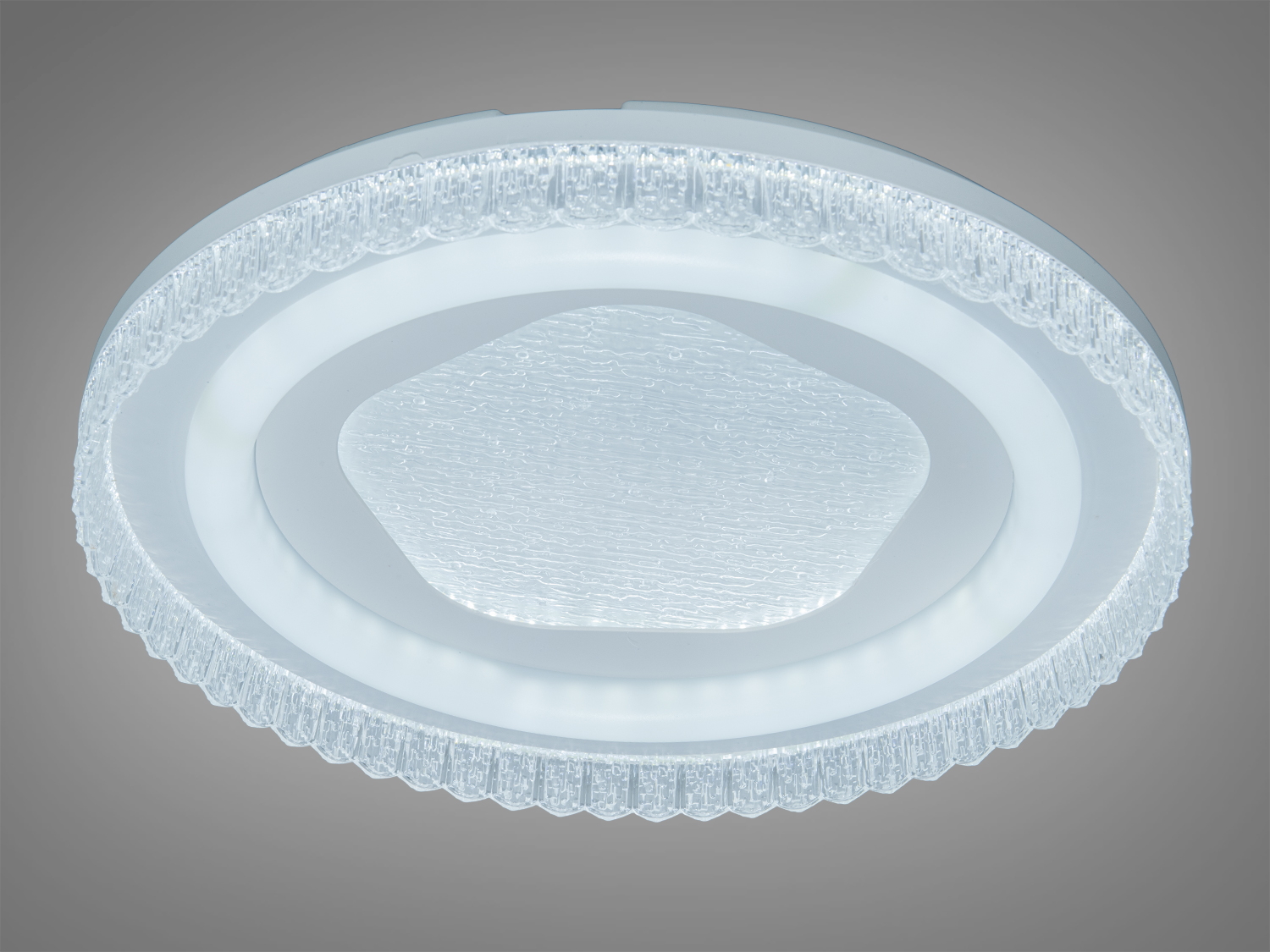 Кругла лампа з декоративним візерунком і матовим покриттям, що створює приємну атмосферу. Ідеальна для спальні або вітальні.